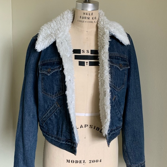 LEVI STRAUSS & CO. JEAN JACKET - Picture 3 of 9